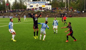 Bilan i luftduell. Mido, första målskytten för FCT idag, till höger.